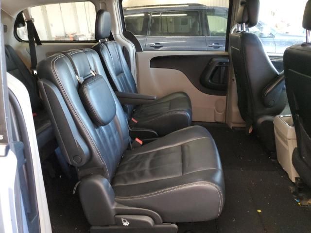 2013 Chrysler Town & Country Touring