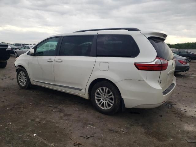 2017 Toyota Sienna XLE