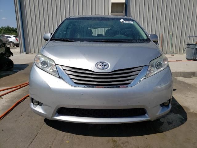 2013 Toyota Sienna XLE