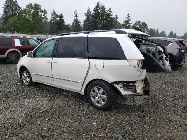 2005 Toyota Sienna XLE