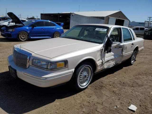 1997 Lincoln Town Car Signature