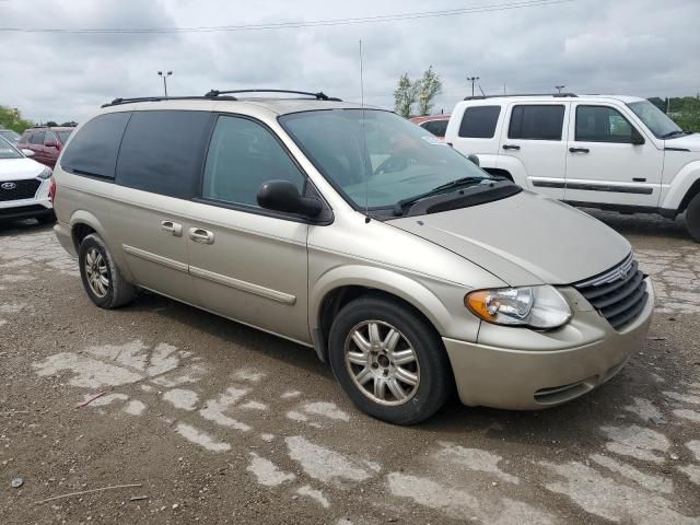 2005 Chrysler Town & Country Touring