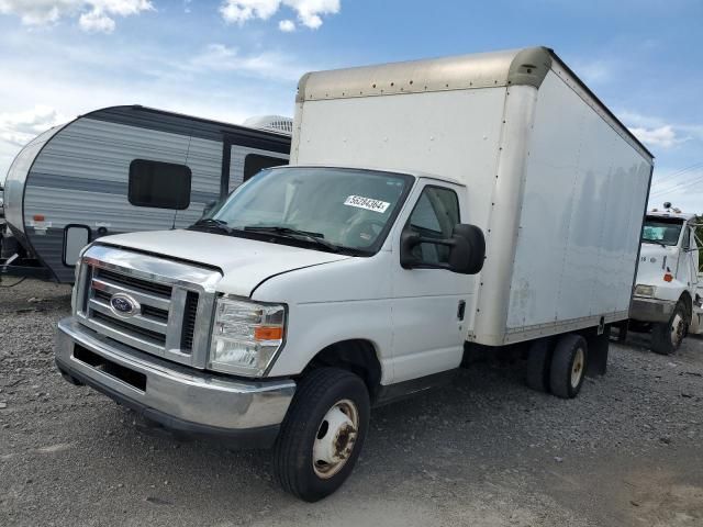 2016 Ford Econoline E350 Super Duty Cutaway Van