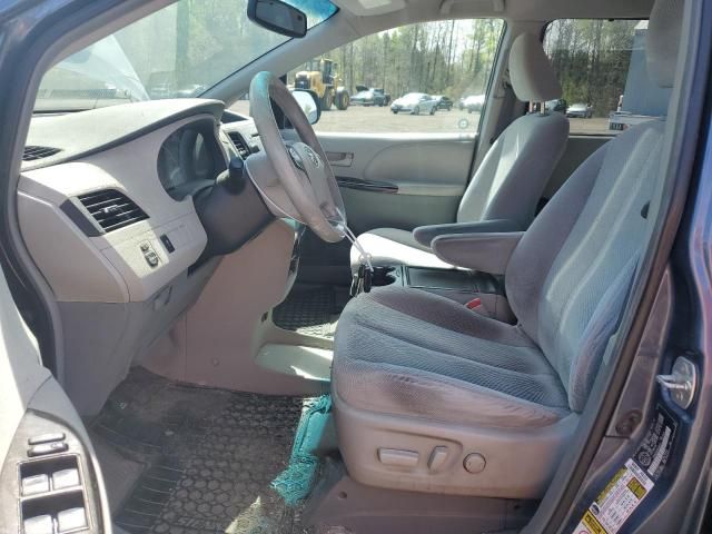 2013 Toyota Sienna LE