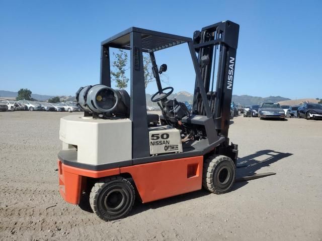 2000 Nissan Forklift