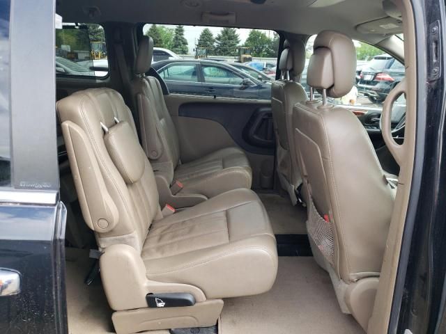 2012 Chrysler Town & Country Touring L