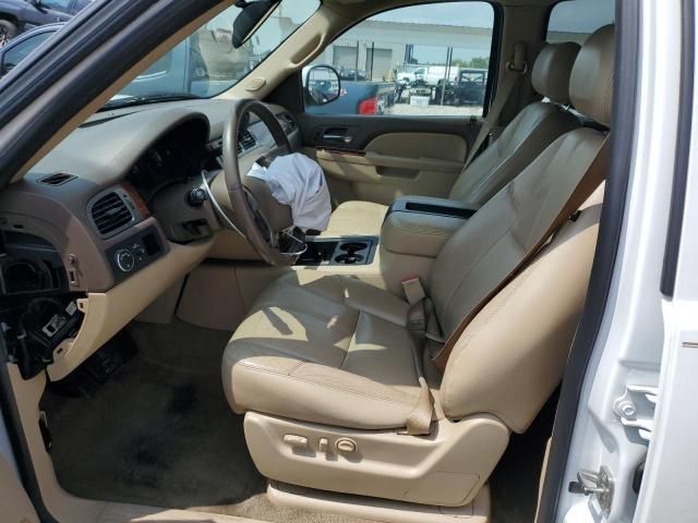 2014 Chevrolet Suburban C1500 LT