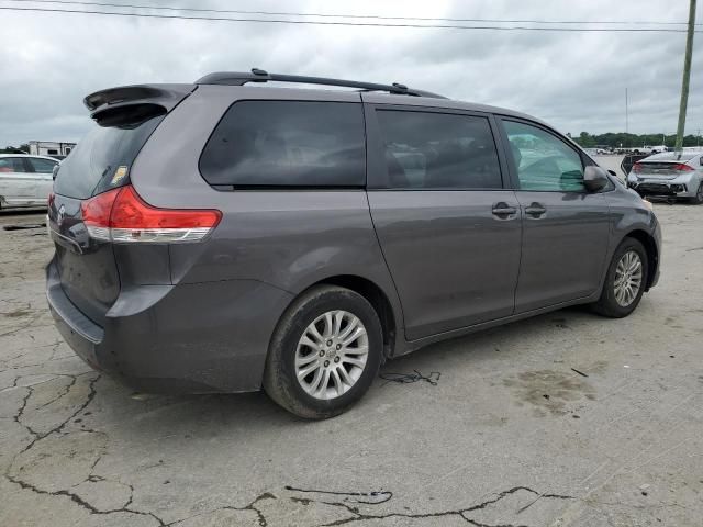 2013 Toyota Sienna XLE