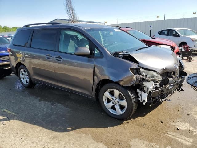 2017 Toyota Sienna LE