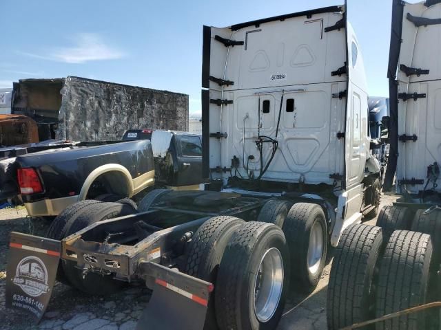 2015 Freightliner Cascadia 125