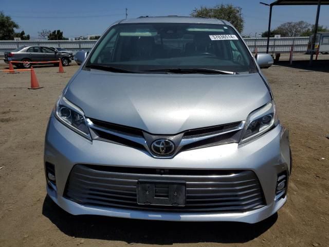 2019 Toyota Sienna XLE