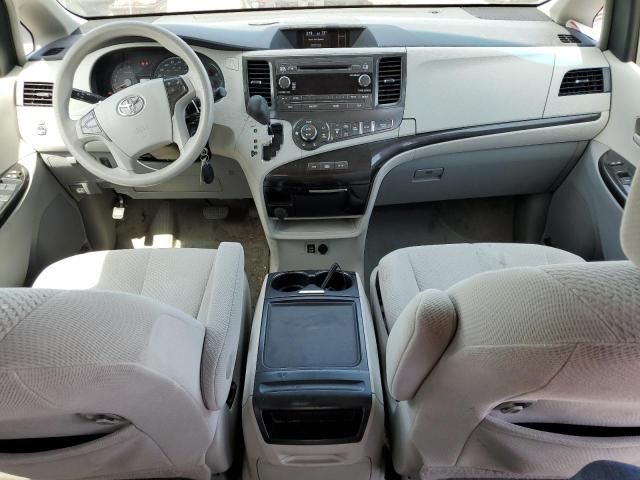 2013 Toyota Sienna LE