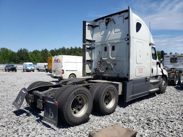 2013 Freightliner Cascadia 125