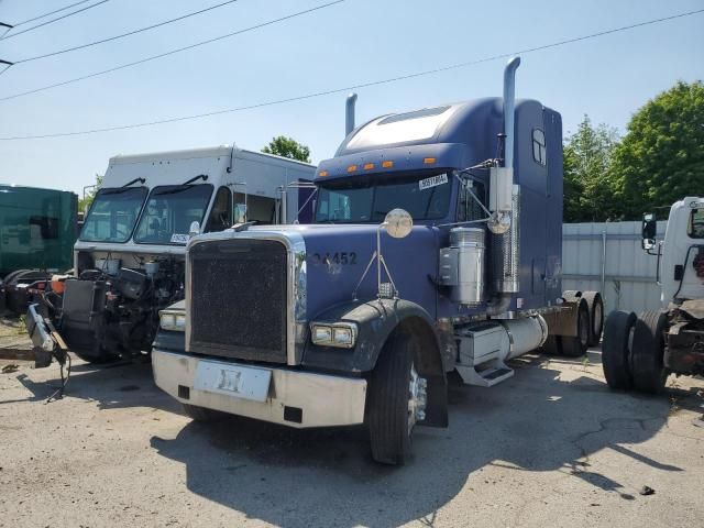 1999 Freightliner Conventional FLD120