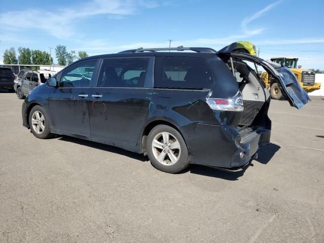 2015 Toyota Sienna Sport