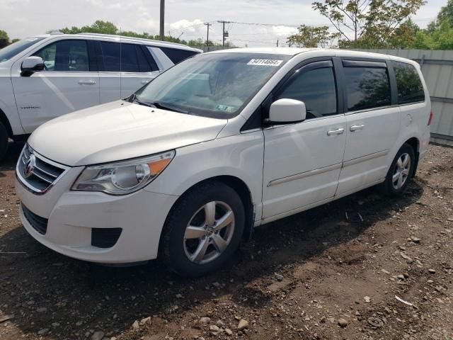 2009 Volkswagen Routan SE