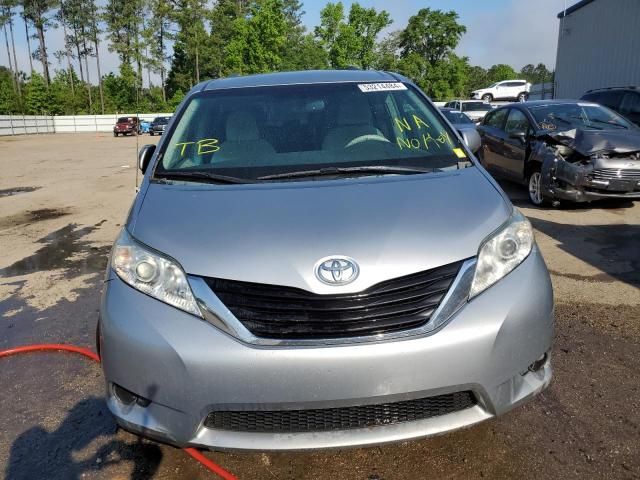 2014 Toyota Sienna LE