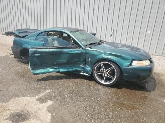 2000 Ford Mustang