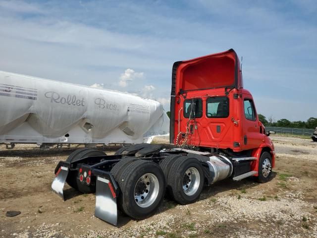 2015 Freightliner Cascadia 113