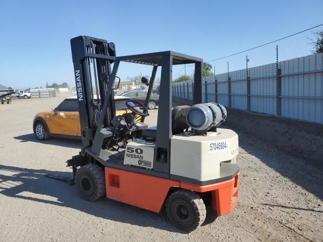 2000 Nissan Forklift