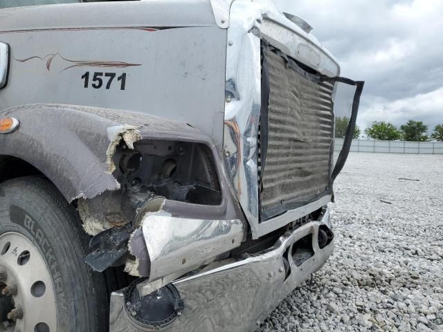 2016 Freightliner Conventional Coronado 132