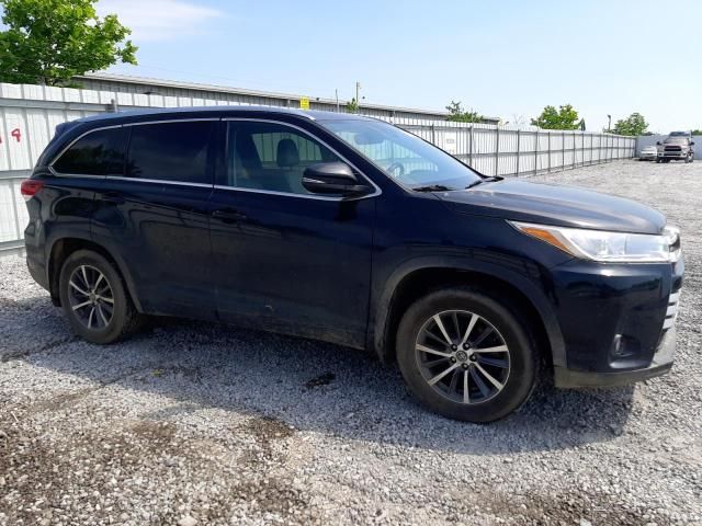 2017 Toyota Highlander SE