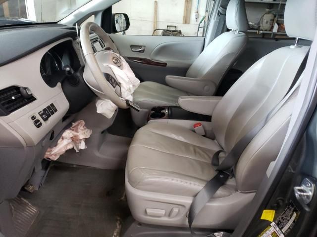 2013 Toyota Sienna XLE