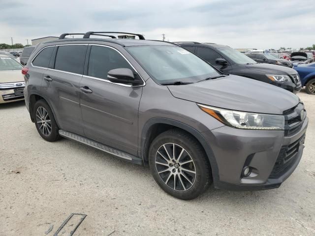 2017 Toyota Highlander SE