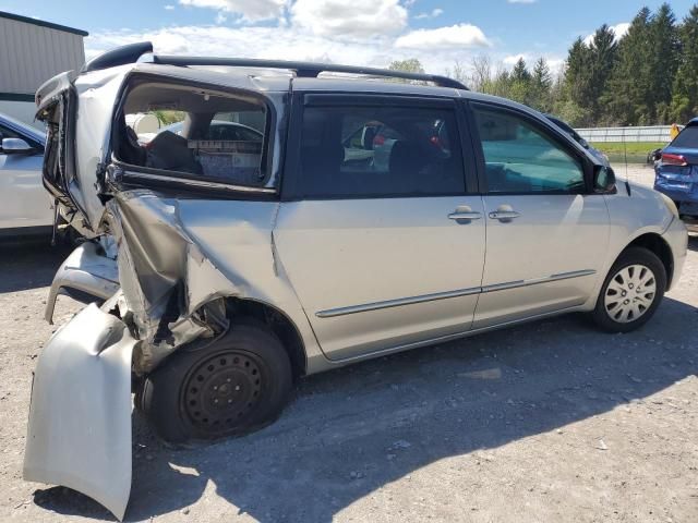 2004 Toyota Sienna CE