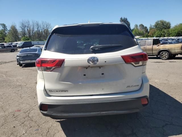 2017 Toyota Highlander SE