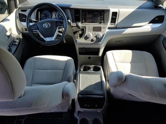 2019 Toyota Sienna LE