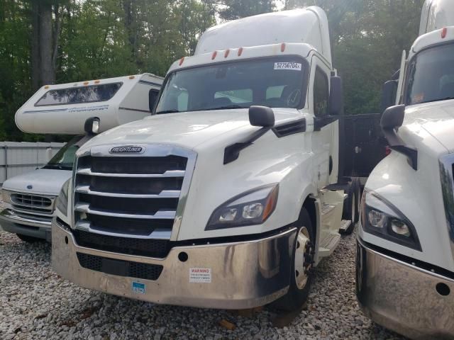 2020 Freightliner Cascadia 126