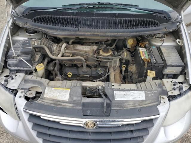 2005 Chrysler Town & Country Touring