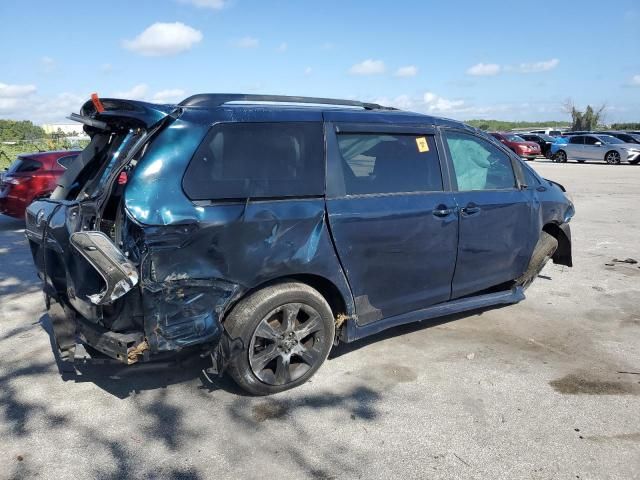 2011 Toyota Sienna Sport