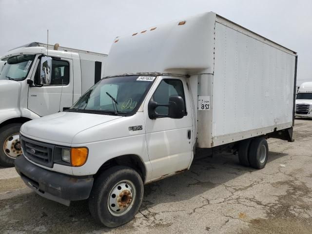 2004 Ford Econoline E350 Super Duty Cutaway Van