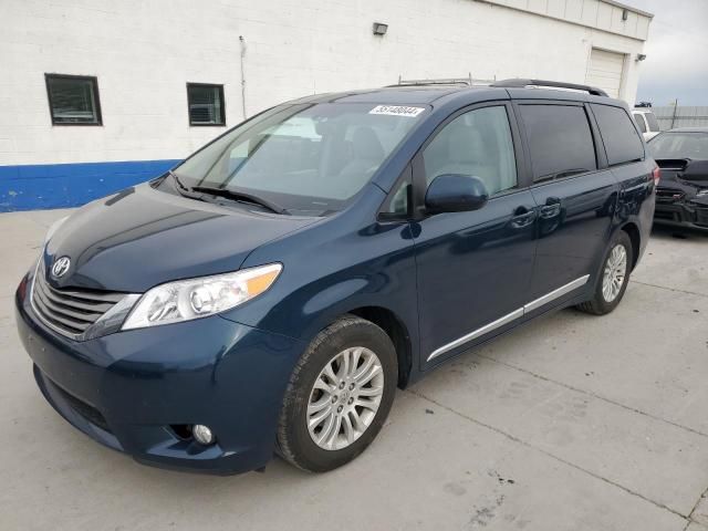 2011 Toyota Sienna XLE