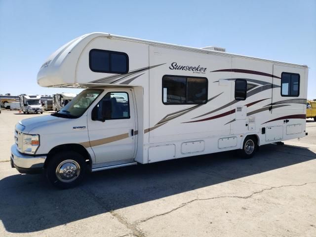 2016 Ford Econoline E450 Super Duty Cutaway Van