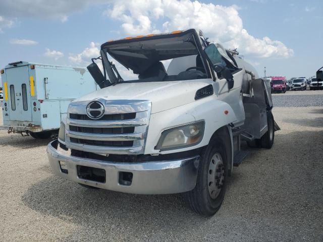 2019 Hino OIL Distributor Truck