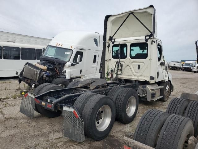 2023 Freightliner Cascadia 116 Semi Truck