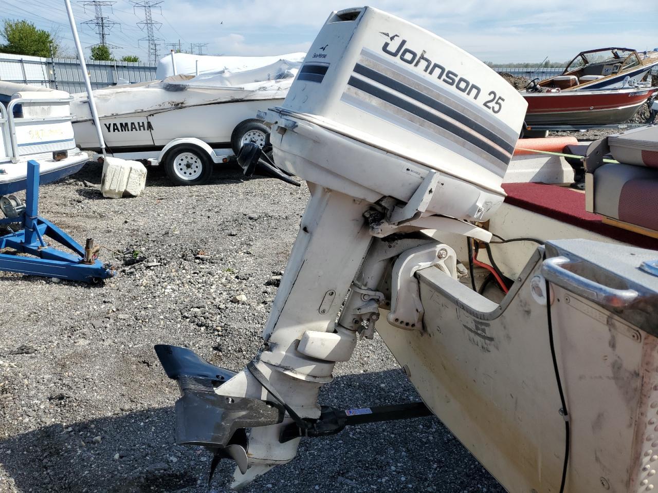 1983 Startcraft Boat