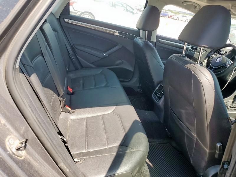 2017 Volkswagen Passat SE