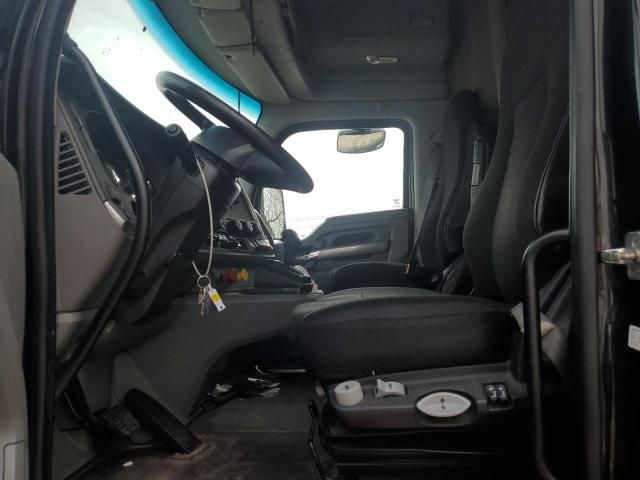 2017 Kenworth T680 Semi Truck