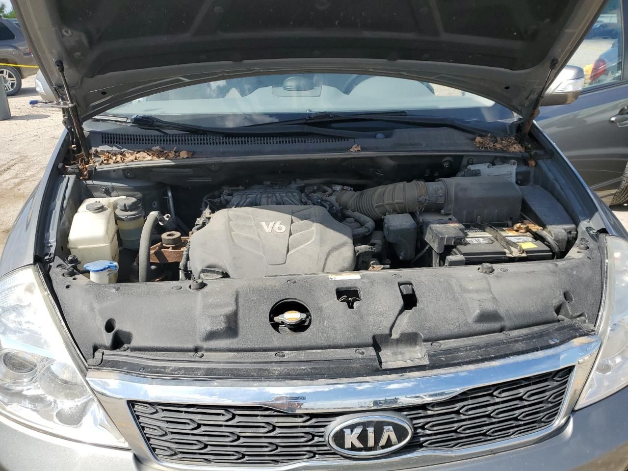 2012 KIA Sedona lx