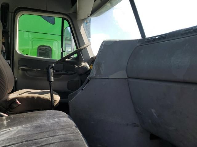 2005 Freightliner Conventional Columbia