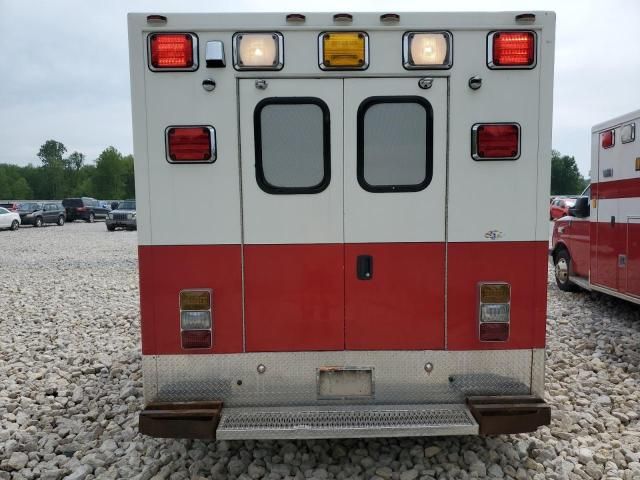 2011 GMC Savana Cutaway G3500
