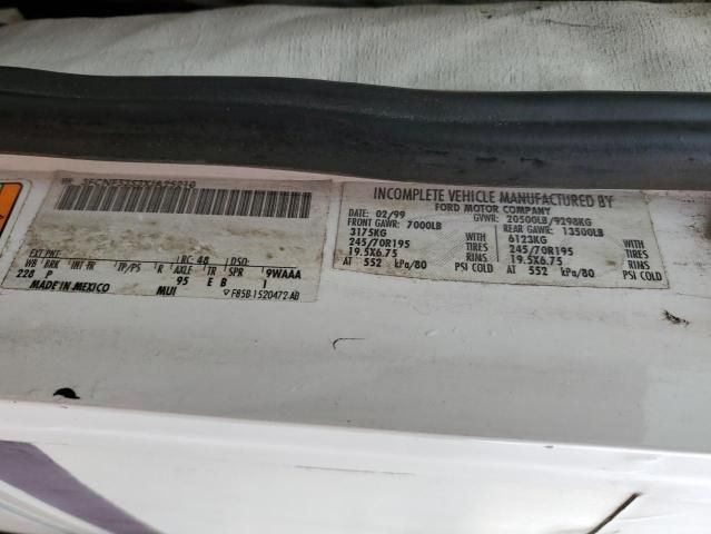 1999 Ford F550 Super Duty Stripped Chassis