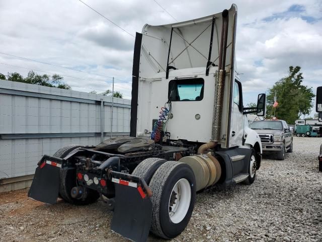 2016 Kenworth T680 Semi Truck