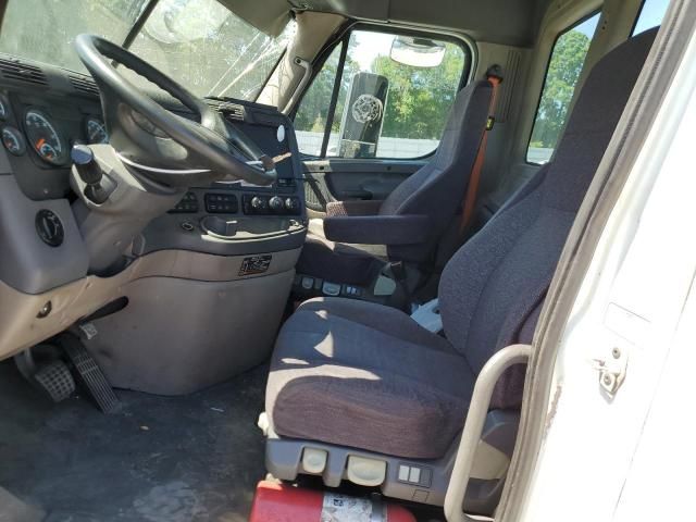 2015 Freightliner Cascadia 125 Semi Truck