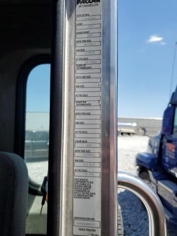 2016 Kenworth T300 Semi Truck