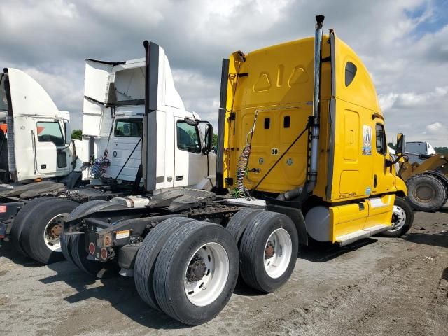 2011 Freightliner Cascadia 125 Semi Truck